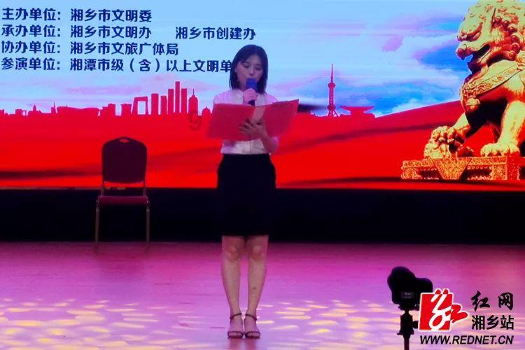 救援受困木屋的牛仔